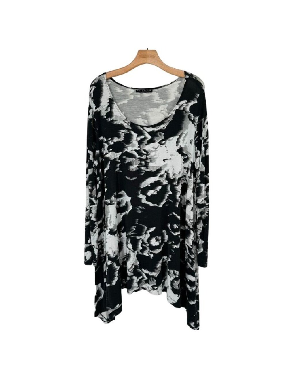 Bryn Walker Black & White Long Sleeve Floral Tunic top womens size large knit